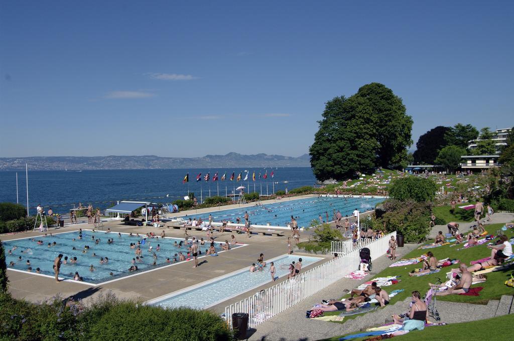Hotel Le Littoral Evian-les-Bains Exterior photo